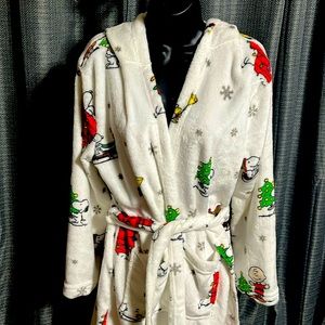 NWOT Peanuts Christmas Robe